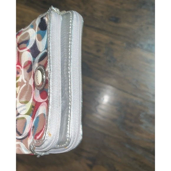 Coach Wallet - Picture 4 of 9